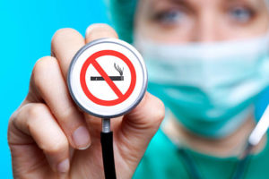 Tuyệt đối bệnh nhân không được hút thuốc lá sau phẫu thuật tuyến giáp
